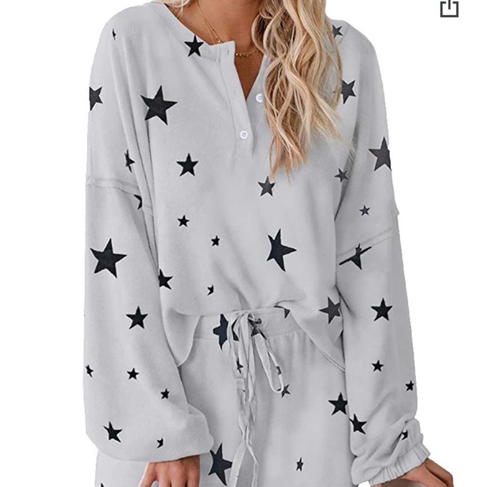 Women’s star printed ruffle short lounge set